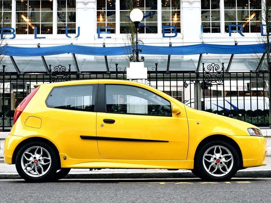  Fiat Punto HGT Abarth 2001 года  (UK) (фото 5 из 6)